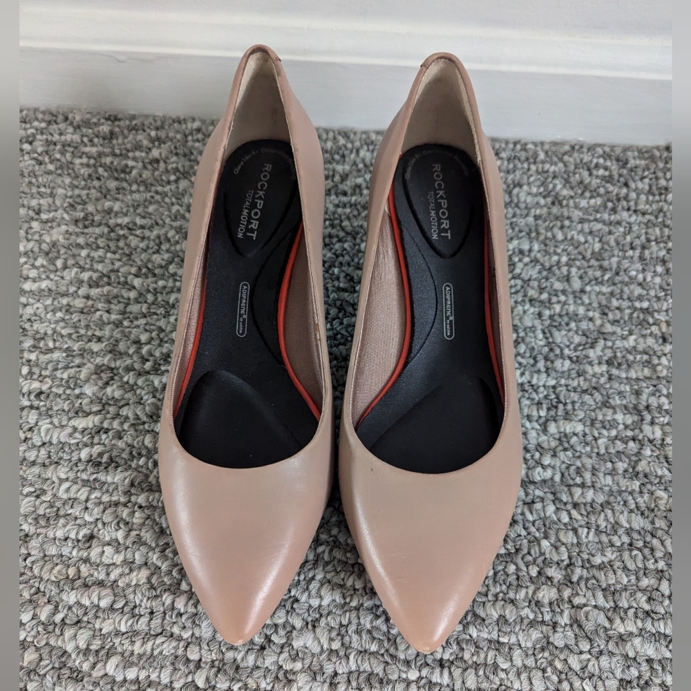Rockport totalmotion nude color shoes